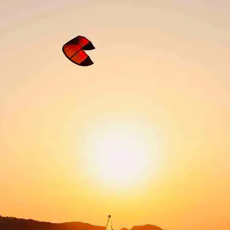 Les Flamants Roses La Capte Clim 4pers 100m * Йер